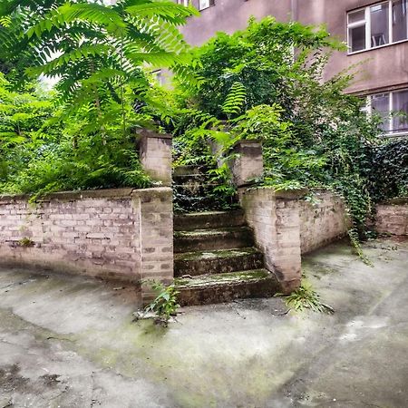 Apartment Of Character With A Private Garden プラハ エクステリア 写真